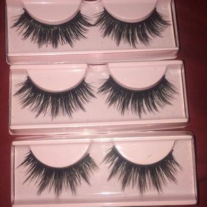 3 pair of eyelashes